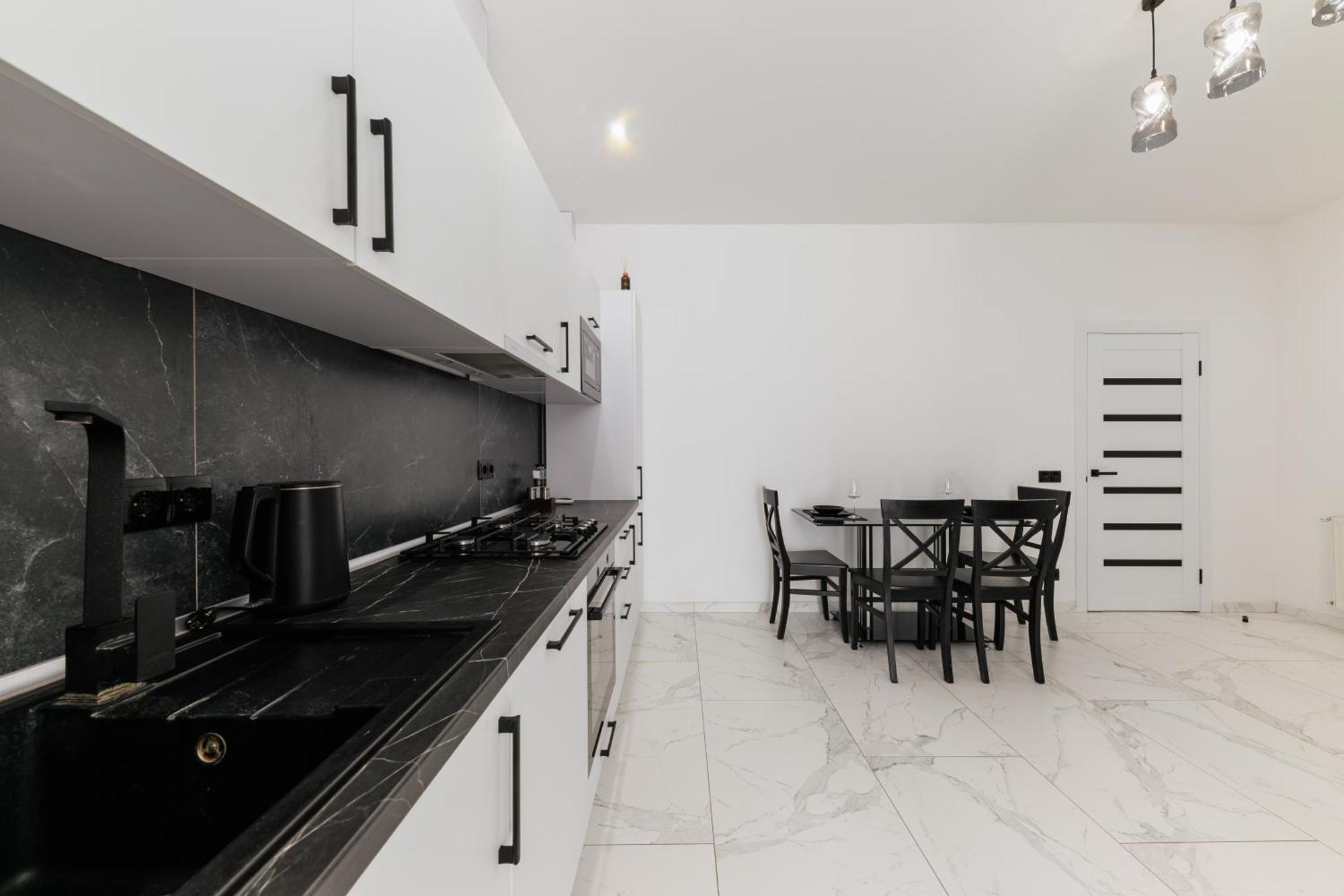 Luxury Apartments-Belochka Uzhhorod Exterior photo